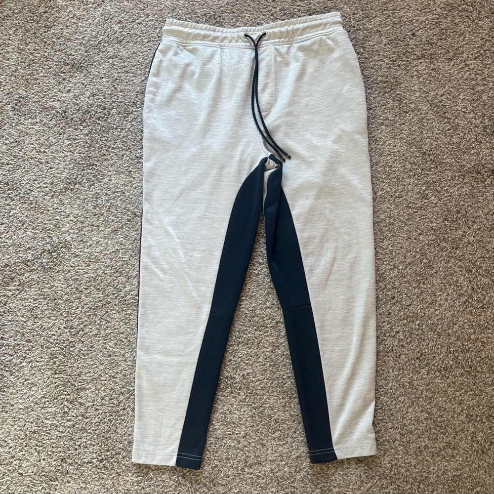 Tommy Hilfiger Sweats - Picture 2 of 5